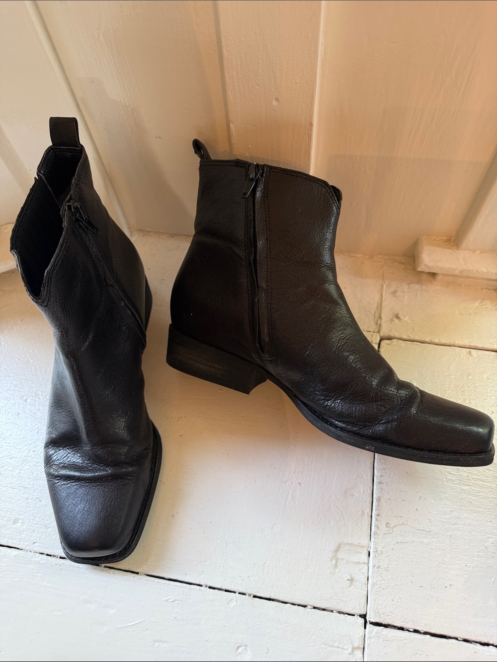 Zodiac Black Leather Square Toe Western Ankle Boots Women’s 8.5